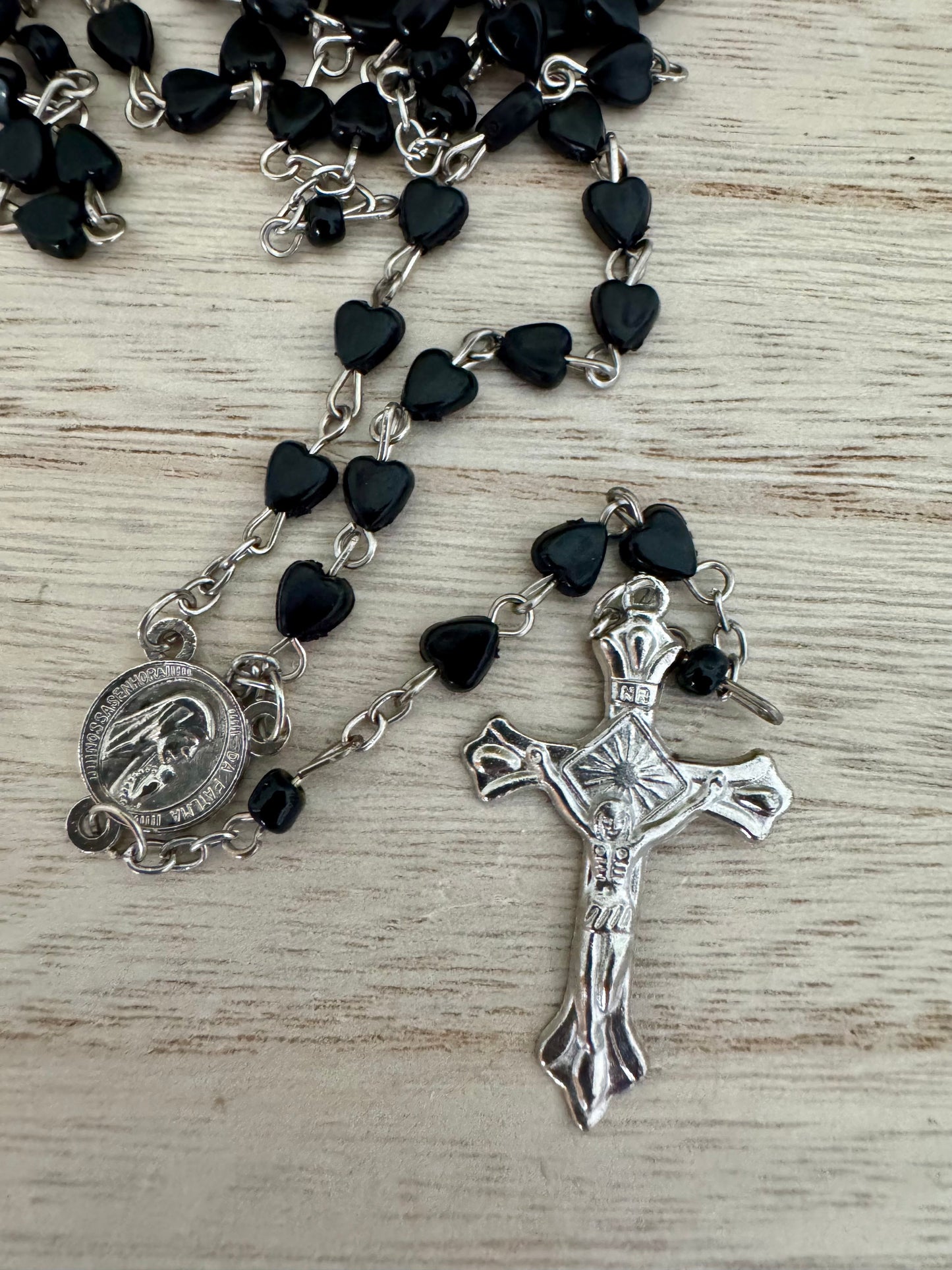 Lightweight Silver-Tone Rosary – Black Heart-Shaped Beads | Our Lady of Fatima