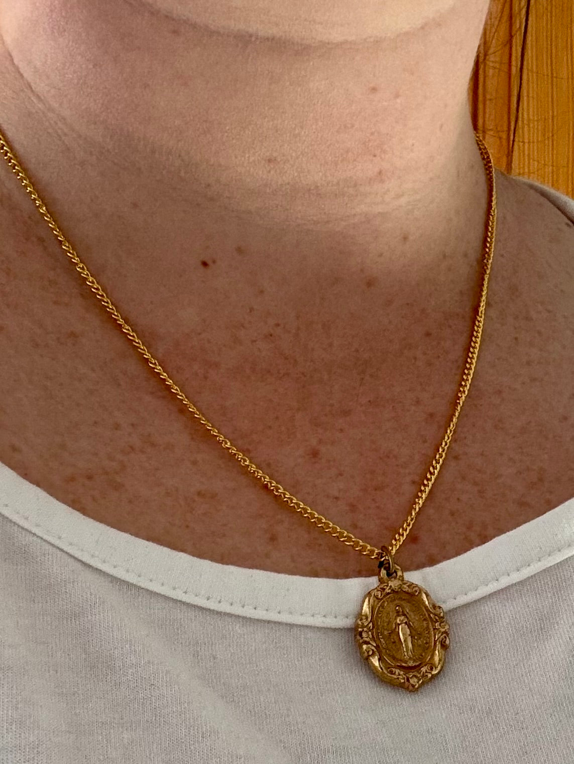 Vintage Gold-Colored Vintage Miraculous Medal Necklace – 18-Inch Chain