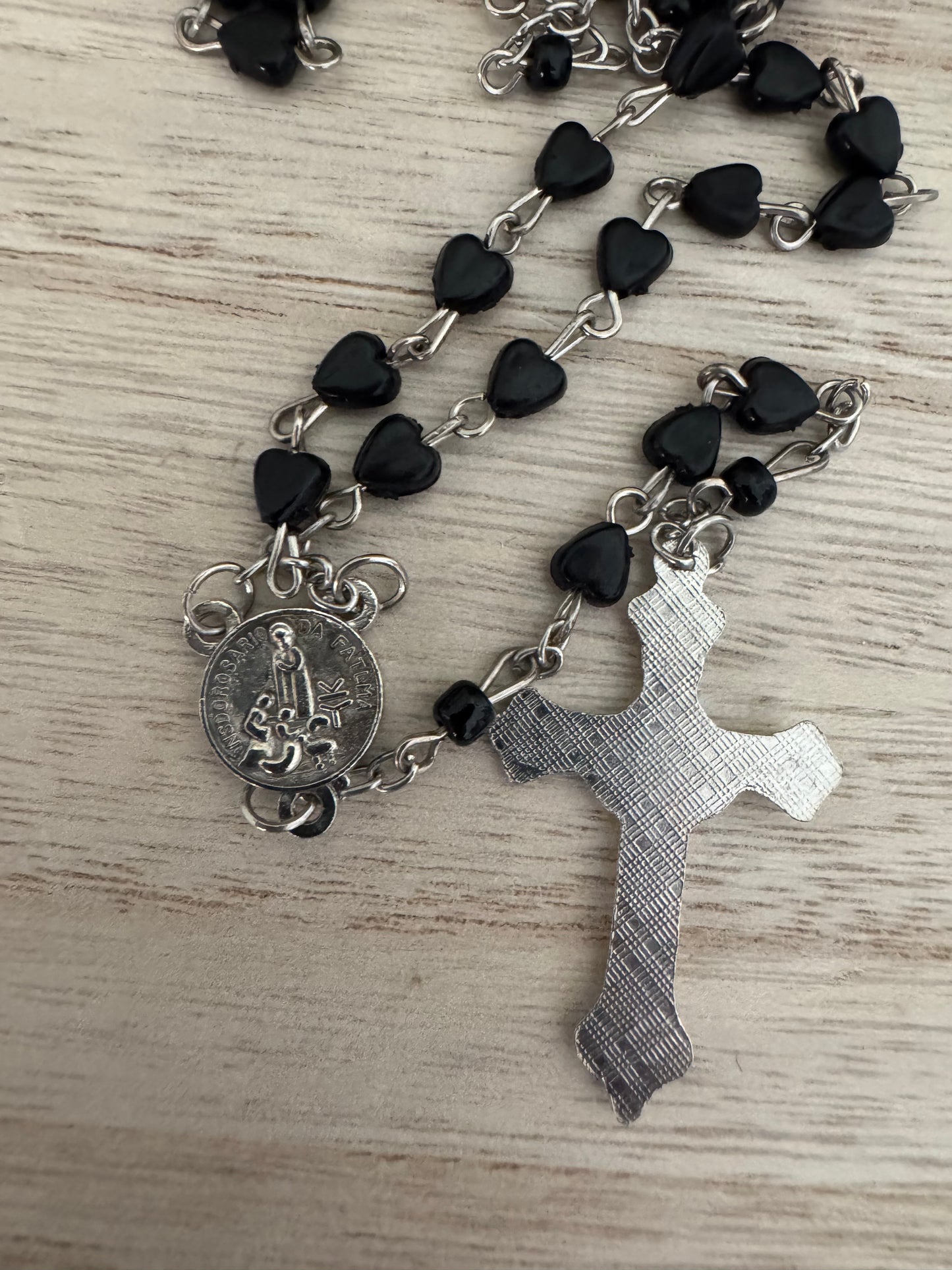 Lightweight Silver-Tone Rosary – Black Heart-Shaped Beads | Our Lady of Fatima