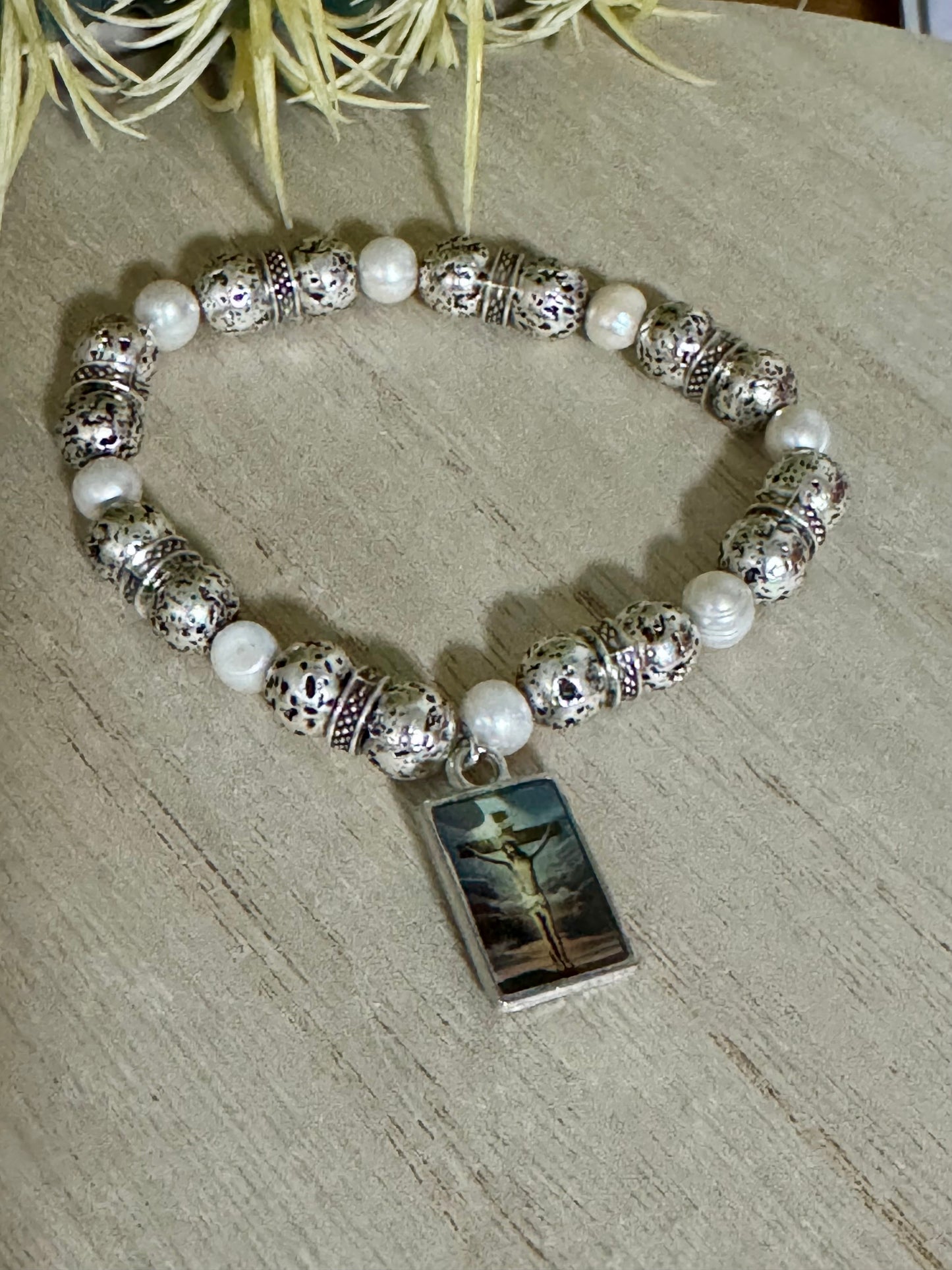 White & Silver Stretch Bracelet Jesus Crucified