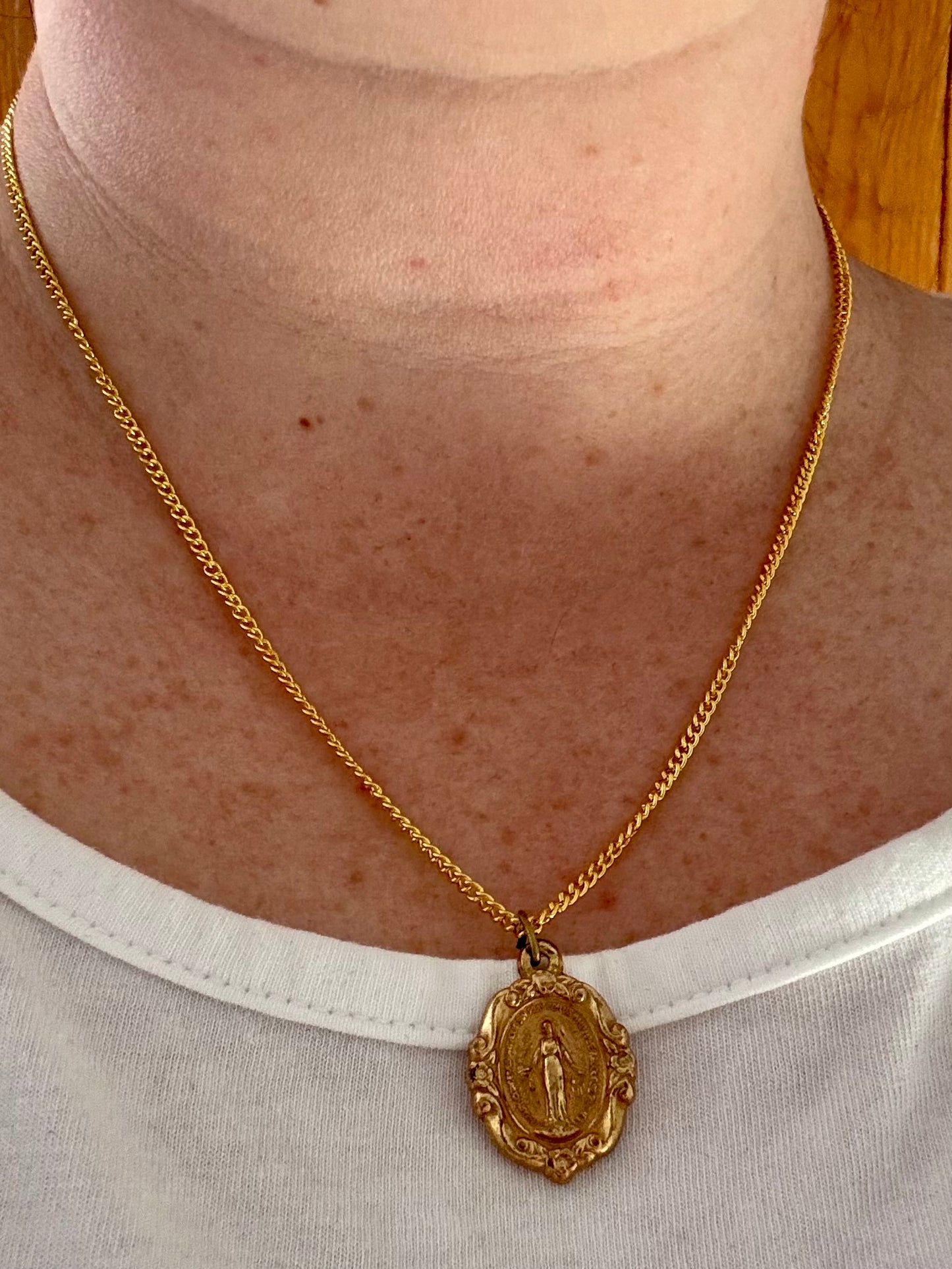 Vintage Gold-Colored Vintage Miraculous Medal Necklace – 18-Inch Chain