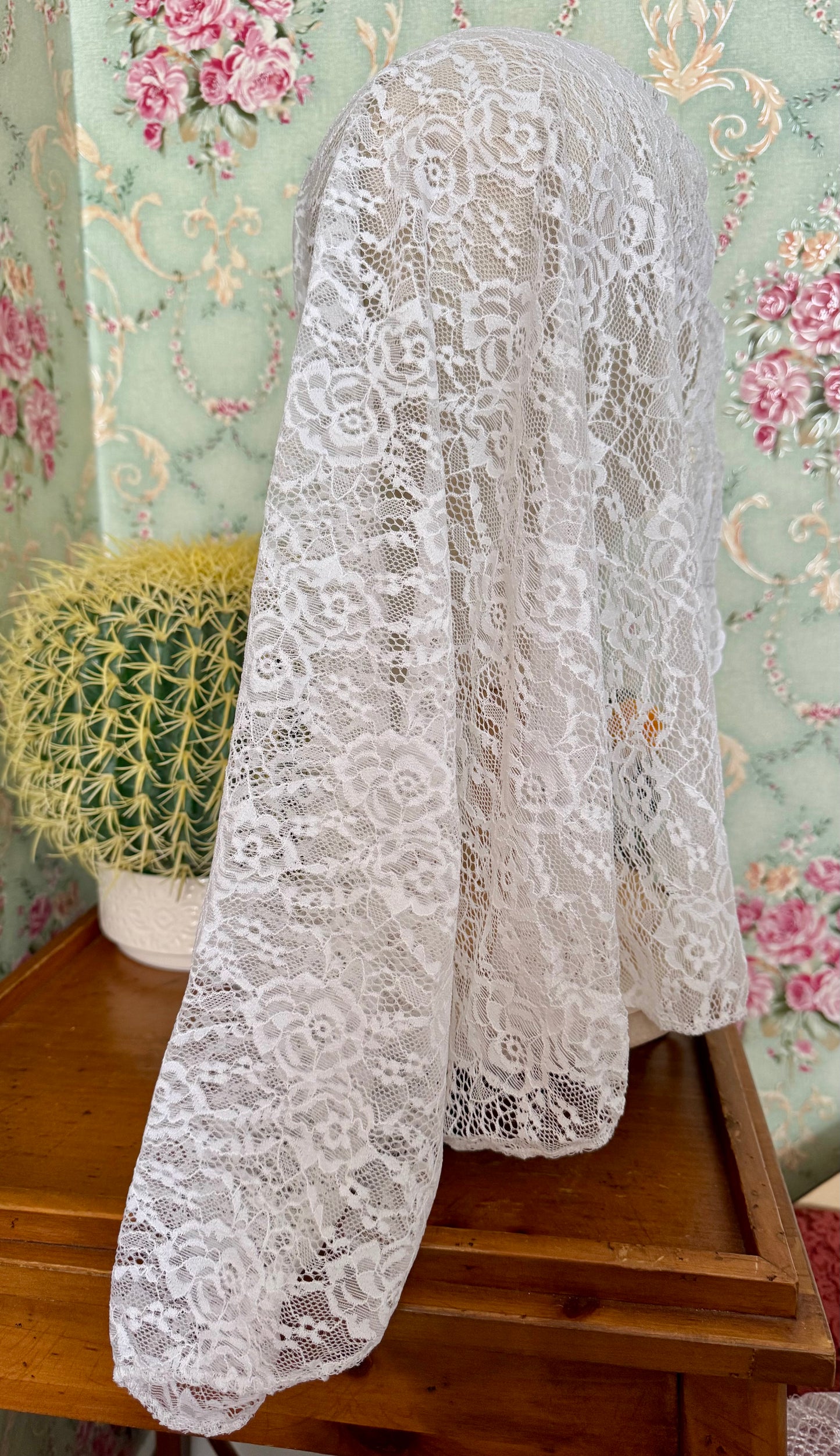 White Lace Mantilla • Scalloped Edges • Lightweight • 21" x 36" • With Clip