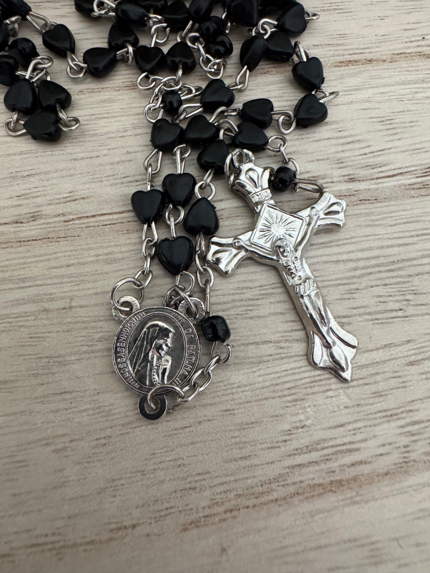 Lightweight Silver-Tone Rosary – Black Heart-Shaped Beads | Our Lady of Fatima