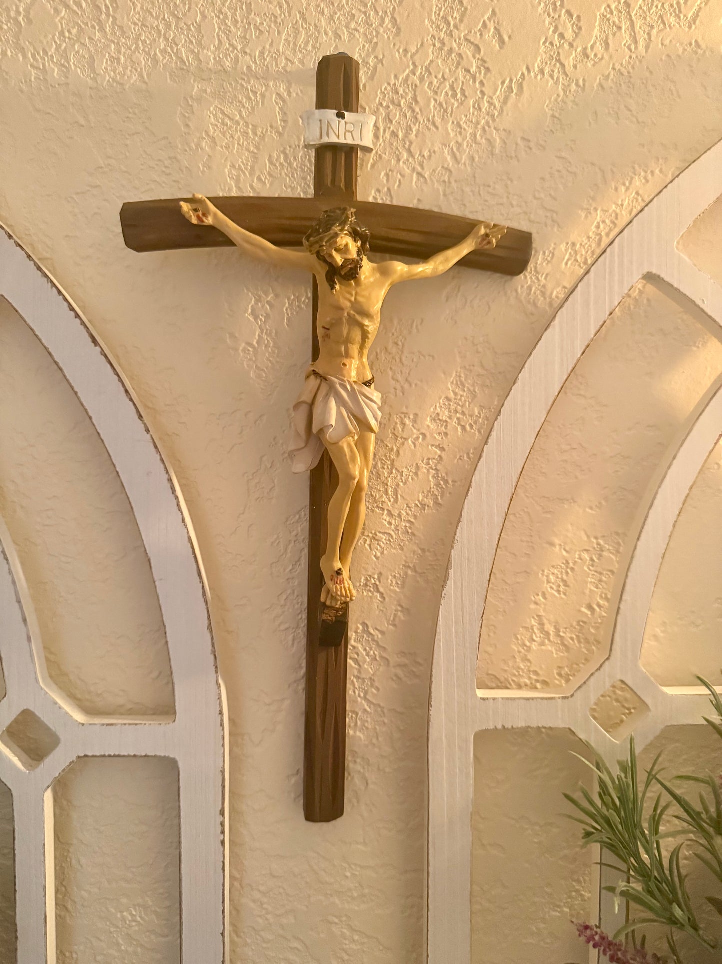 12" Smooth Finish Crucifix