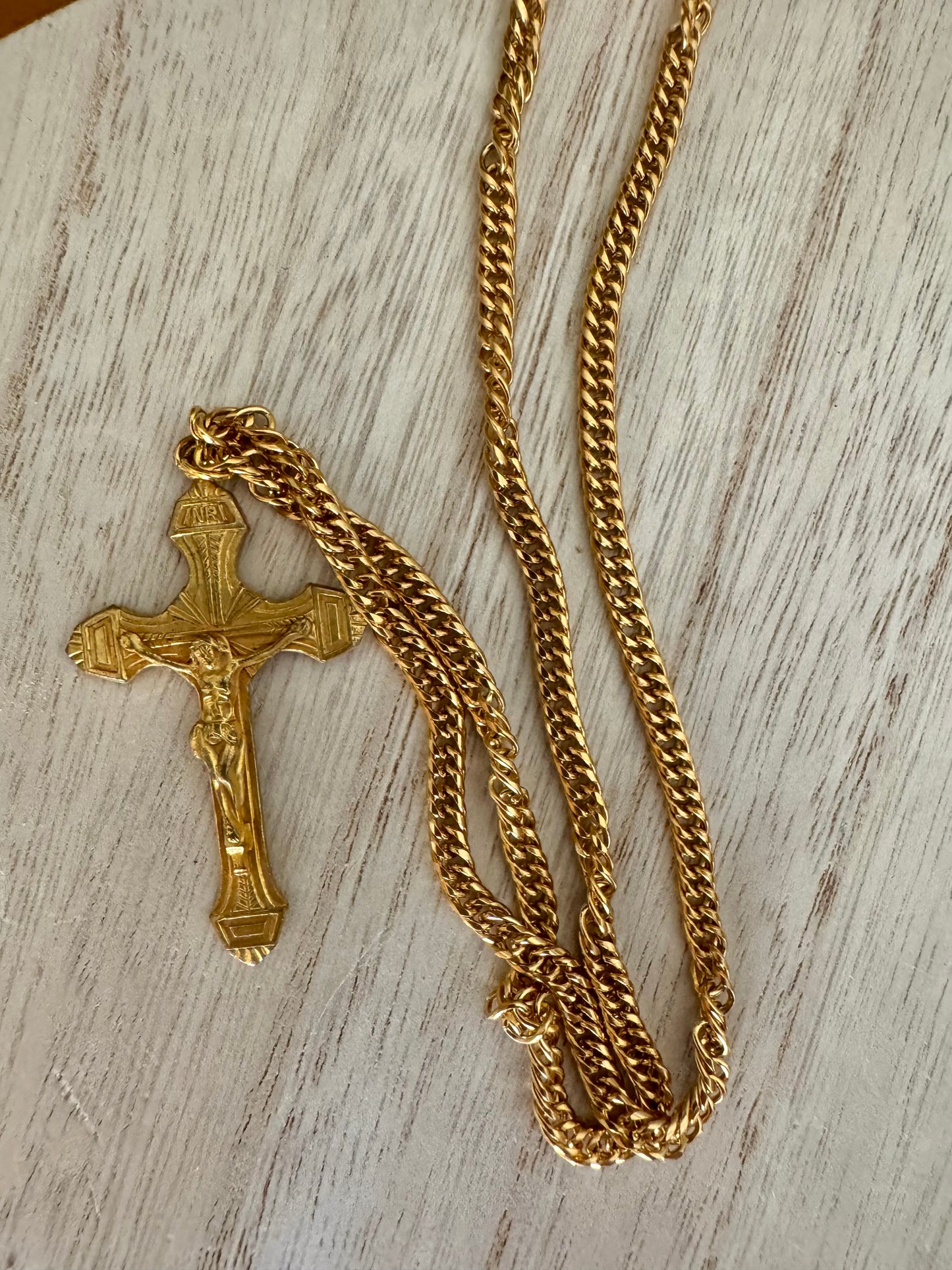 18K Gold-Plated Stainless Steel Necklace with Vintage Crucifix Pendant (2)