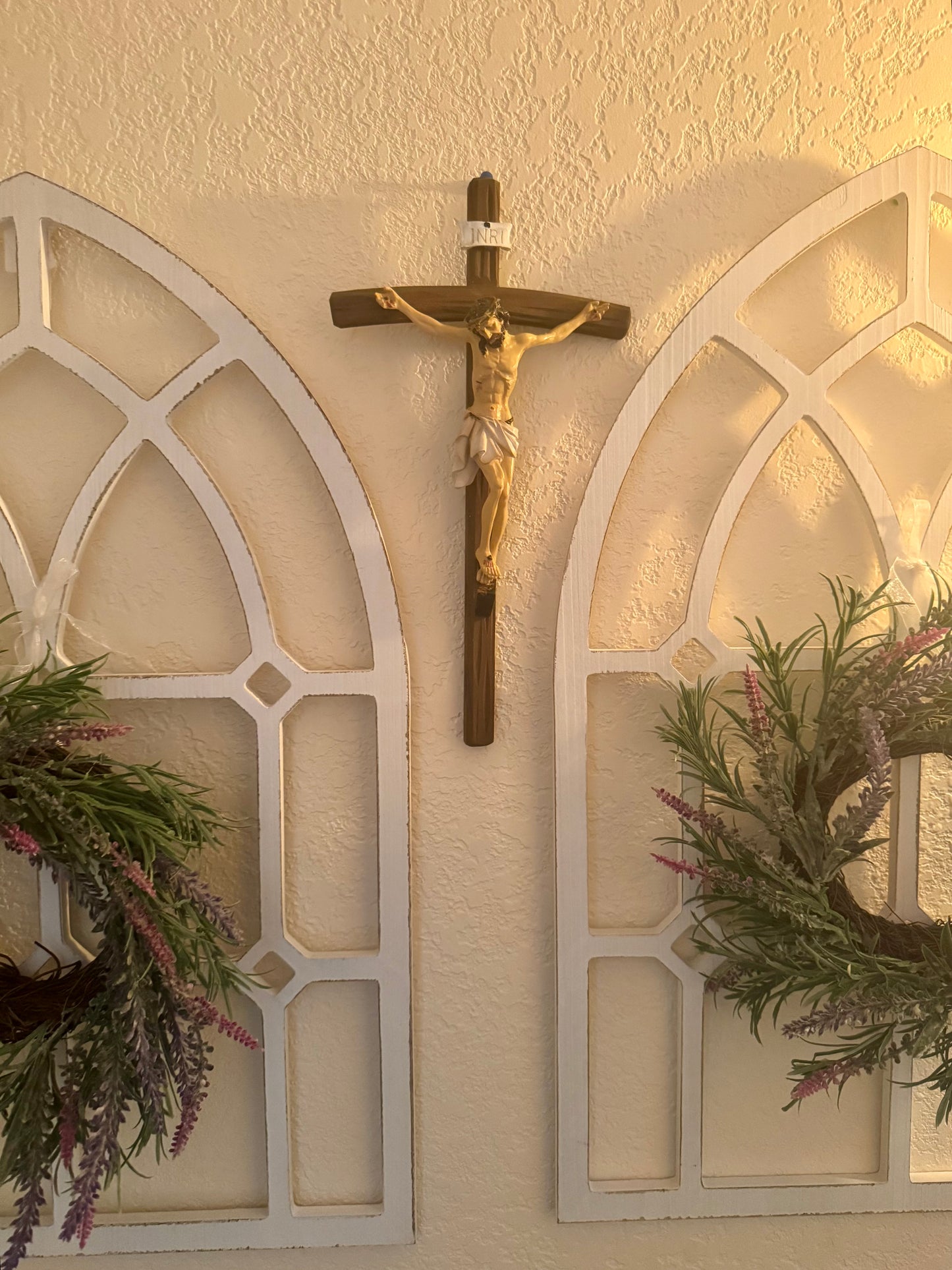 12" Smooth Finish Crucifix