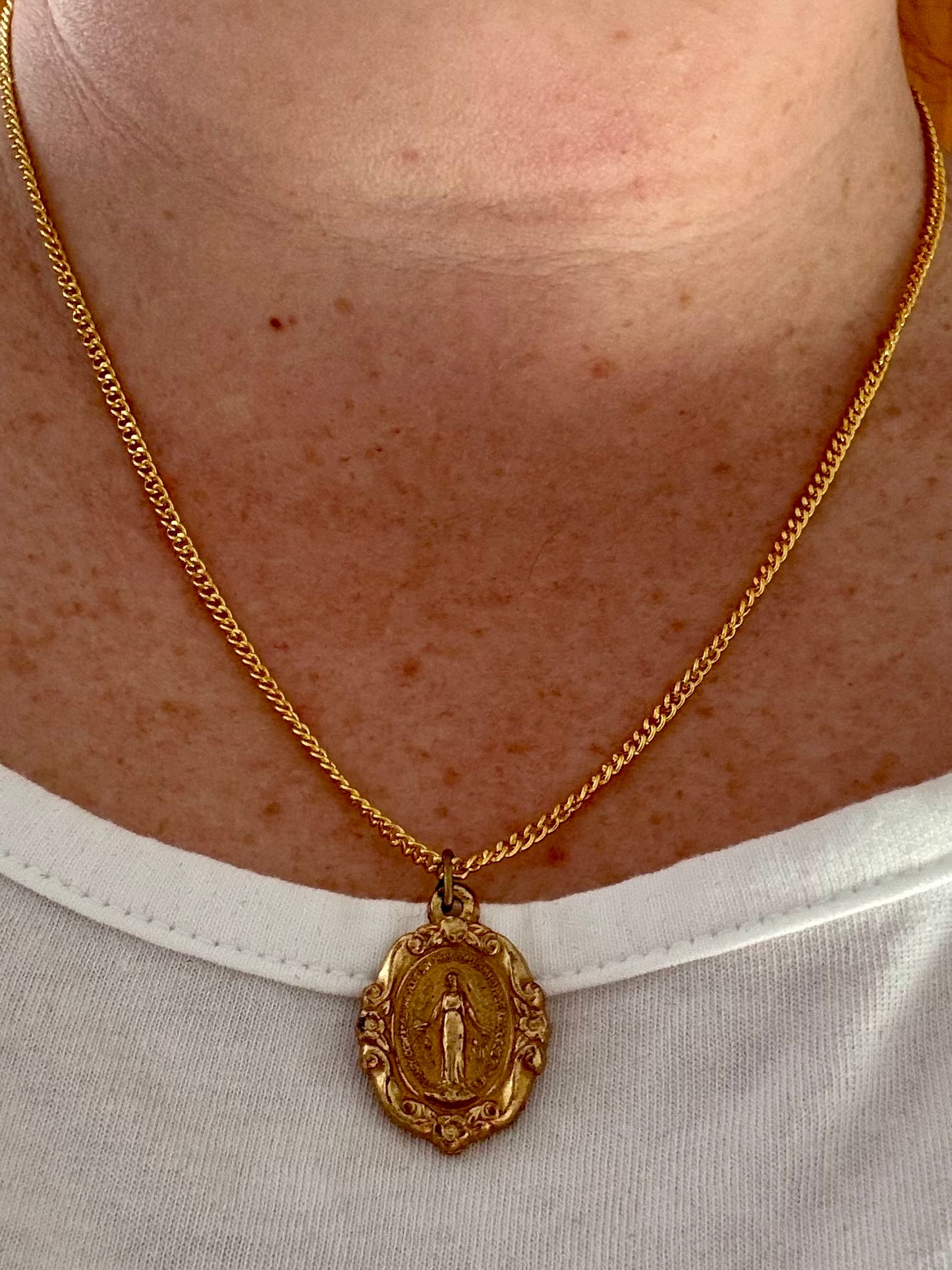 Vintage Gold-Colored Vintage Miraculous Medal Necklace – 18-Inch Chain