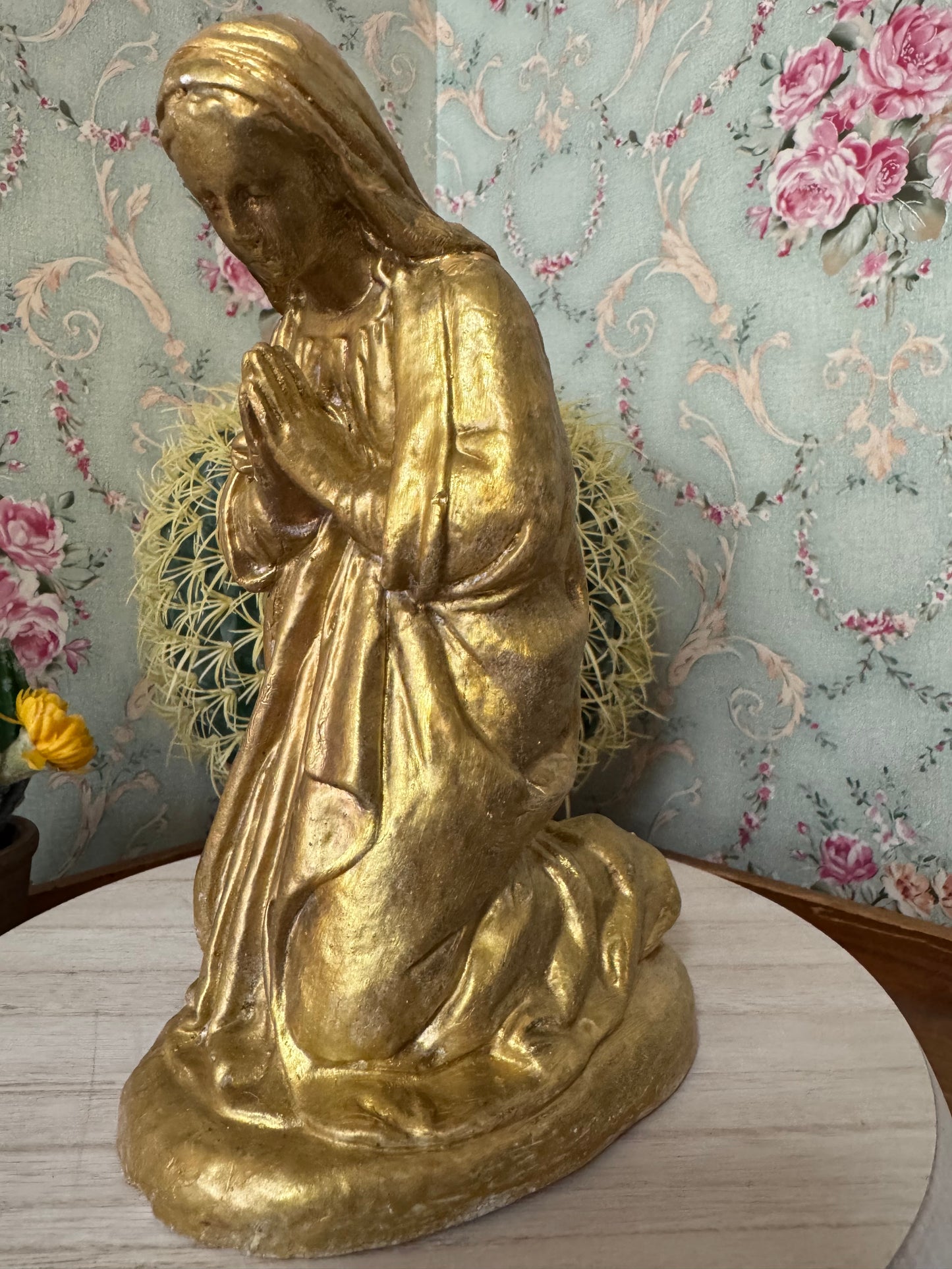 Gold Painted Praying Mary Statue – 8in x 3.5in
