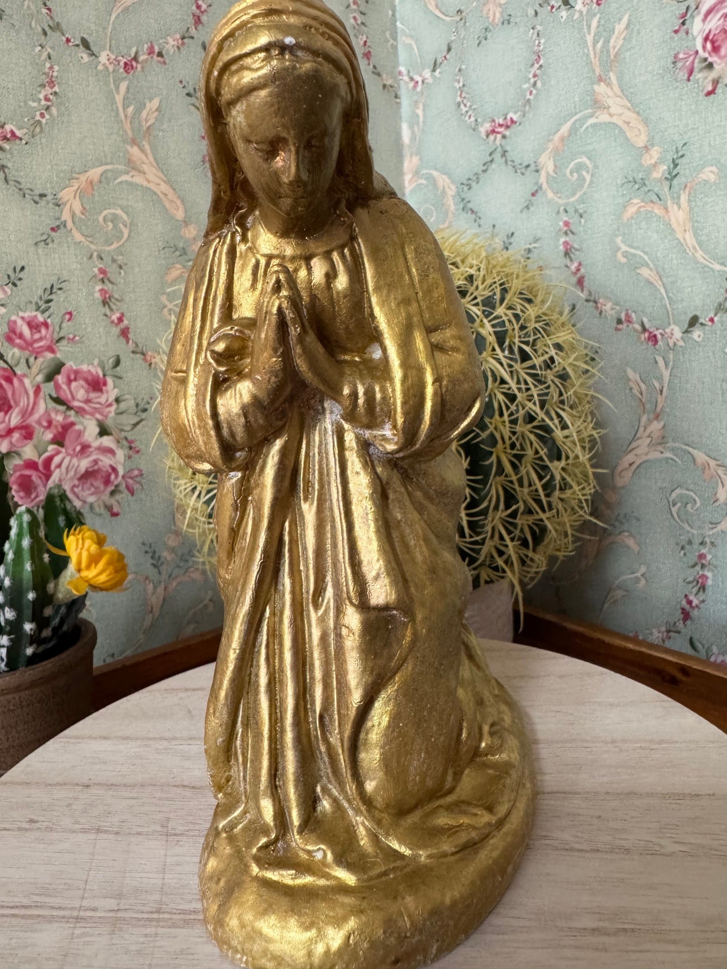 Gold Painted Praying Mary Statue – 8in x 3.5in