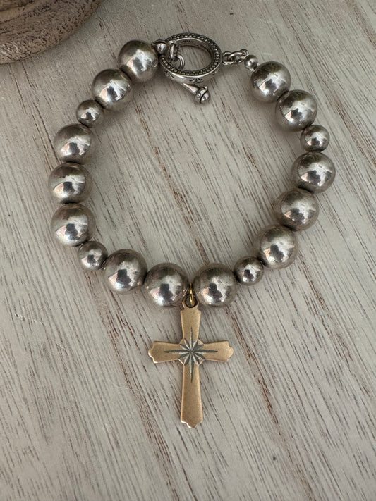 Vintage Silver Beaded Stretch Bracelet with Gold Cross – 7.5 Inches
