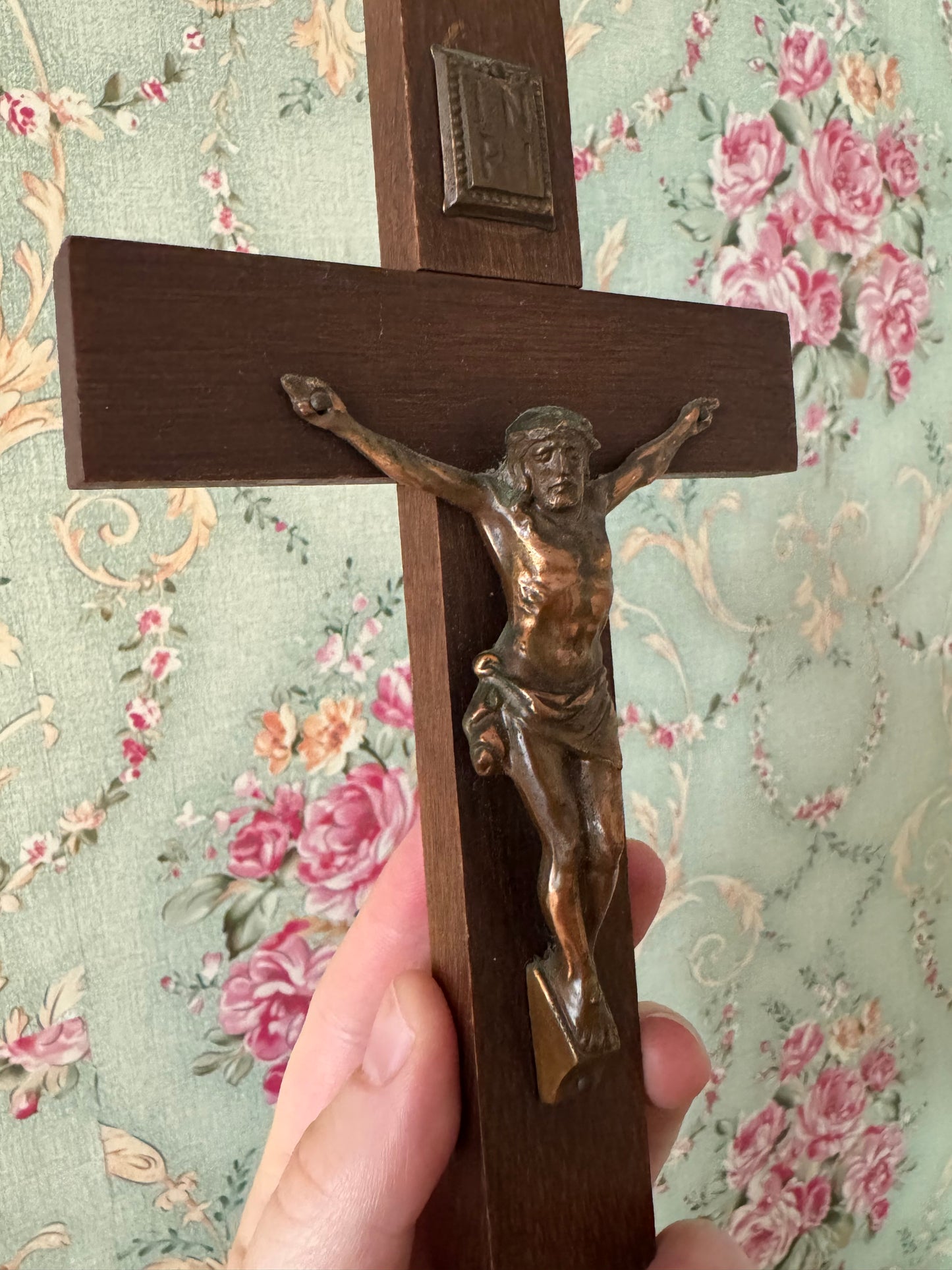 Vintage Dark Grain Handmade Crucifix – 8in x 4.5in