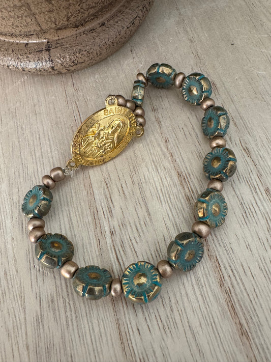 St. Thérèse of Lisieux Stretch Rosary Bracelet