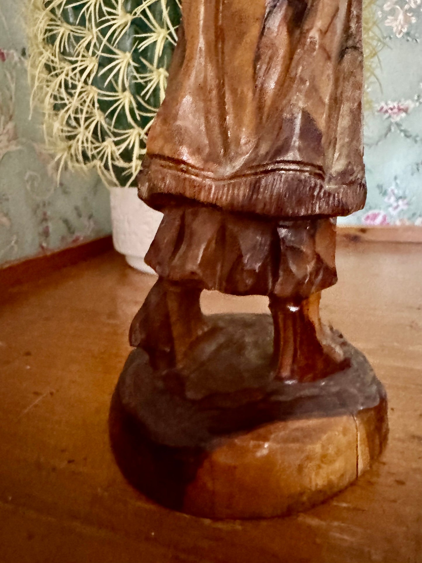 Hand-Carved Olive Wood Good Shepherd Statue – Carrying a Lamb