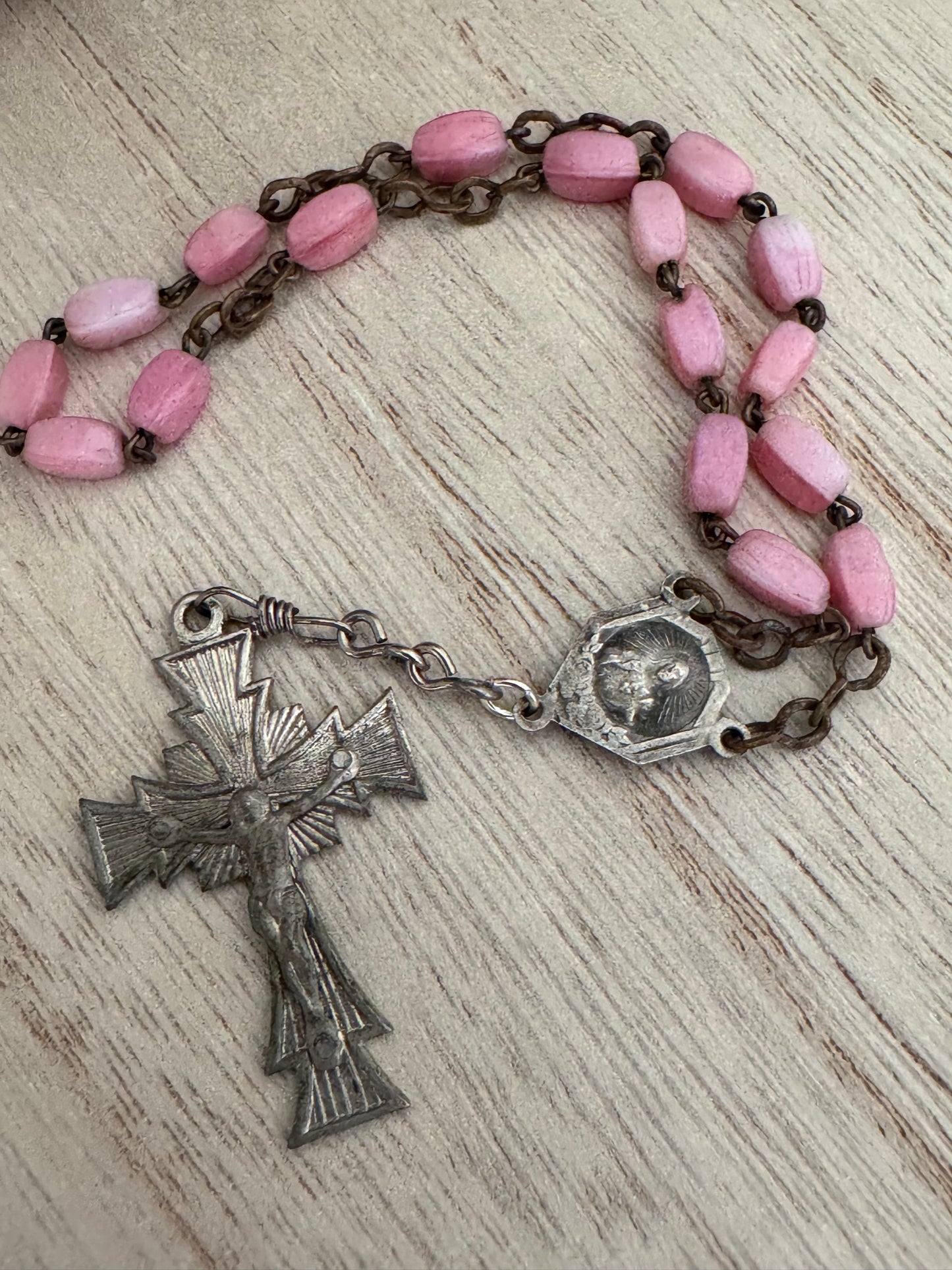 Vintage Pink 1950s-Style Single Decade Rosary – Silver Crucifix & Centerpiece