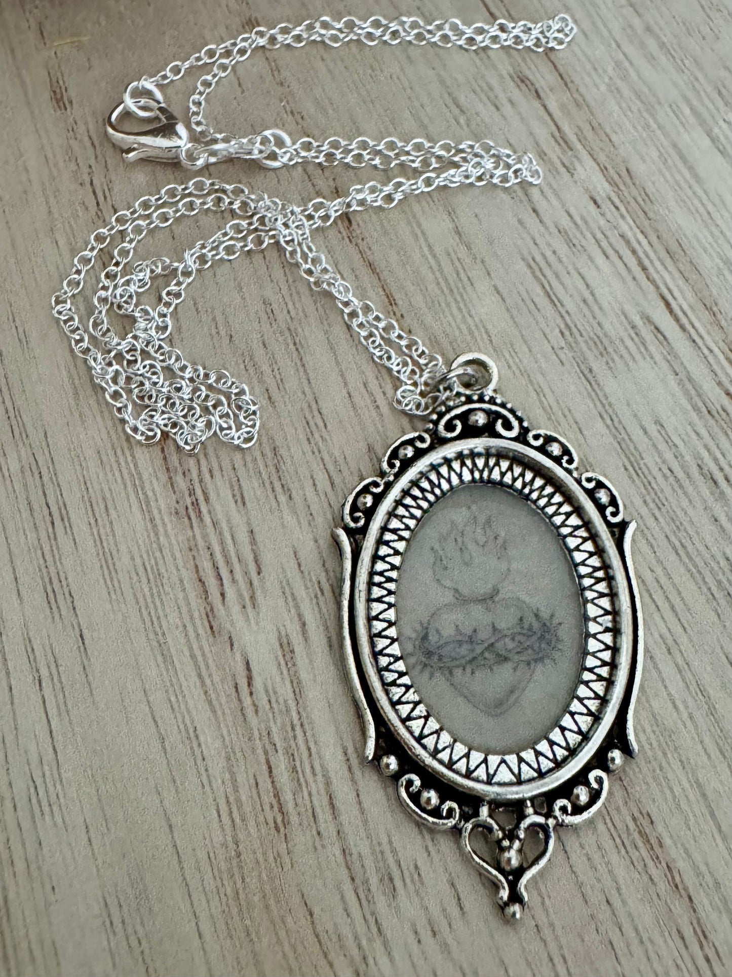 20” Vintage Style Silver Catholic Sacred Heart Image Necklace
