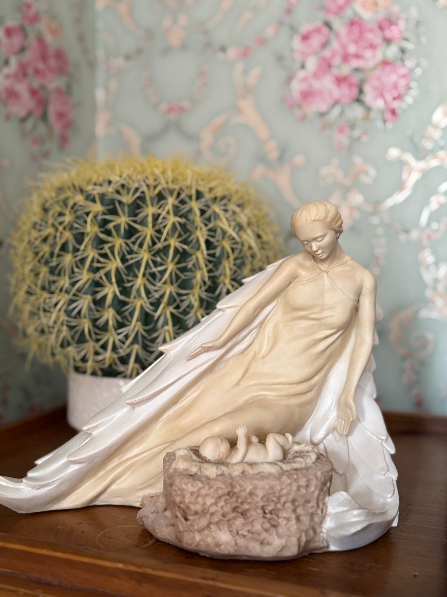 Angels Collection Angel with Christ Child – Limited Edition #8481 of 10,000