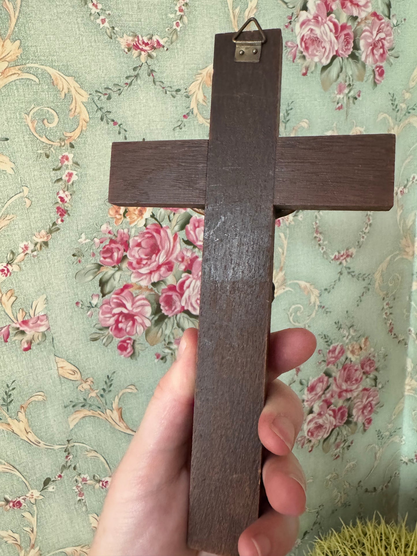 Vintage Dark Grain Handmade Crucifix – 8in x 4.5in