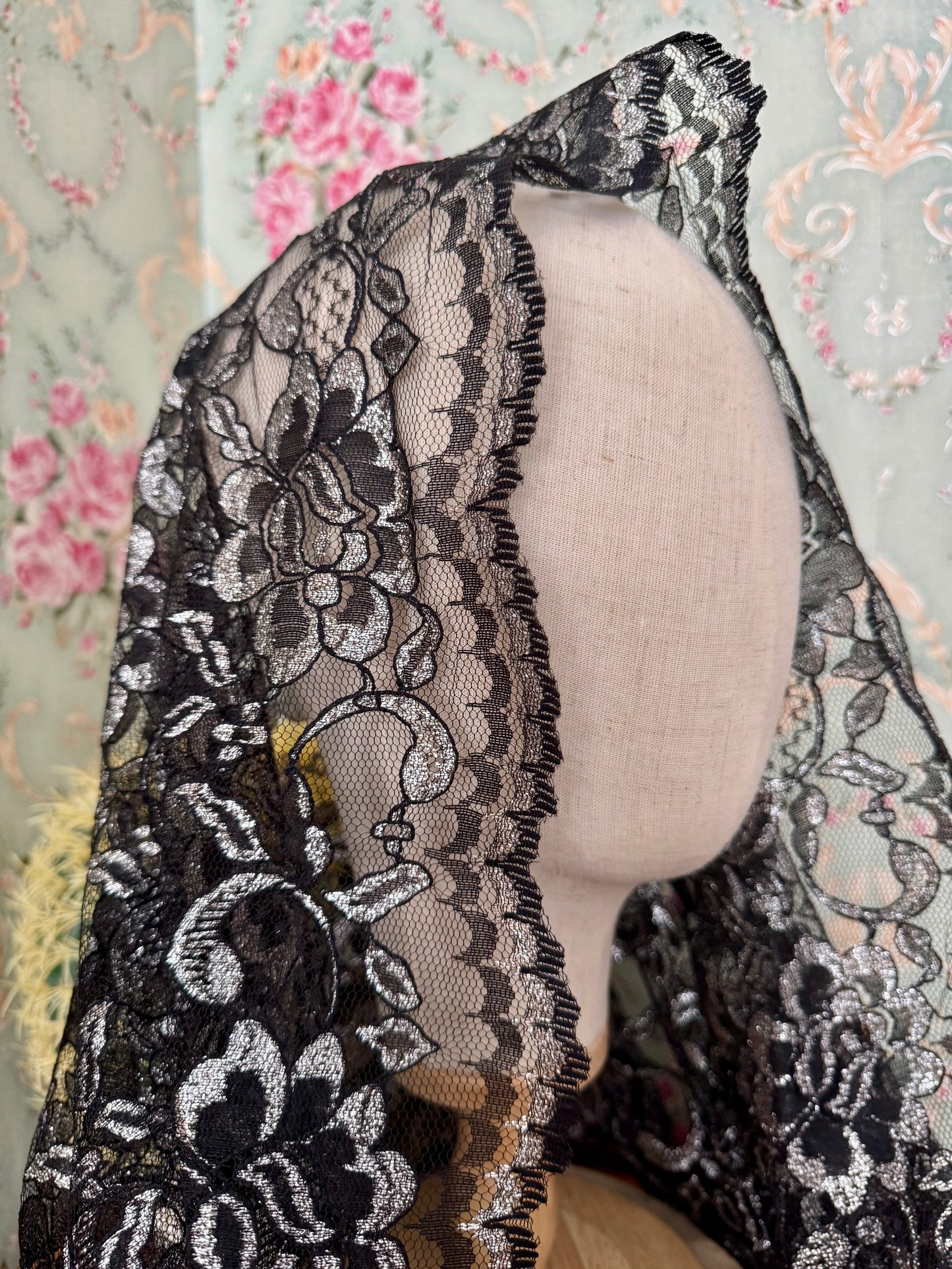 Infinity Veil • Black with Bright Silver Contrast • 24" x 24" • No Clip