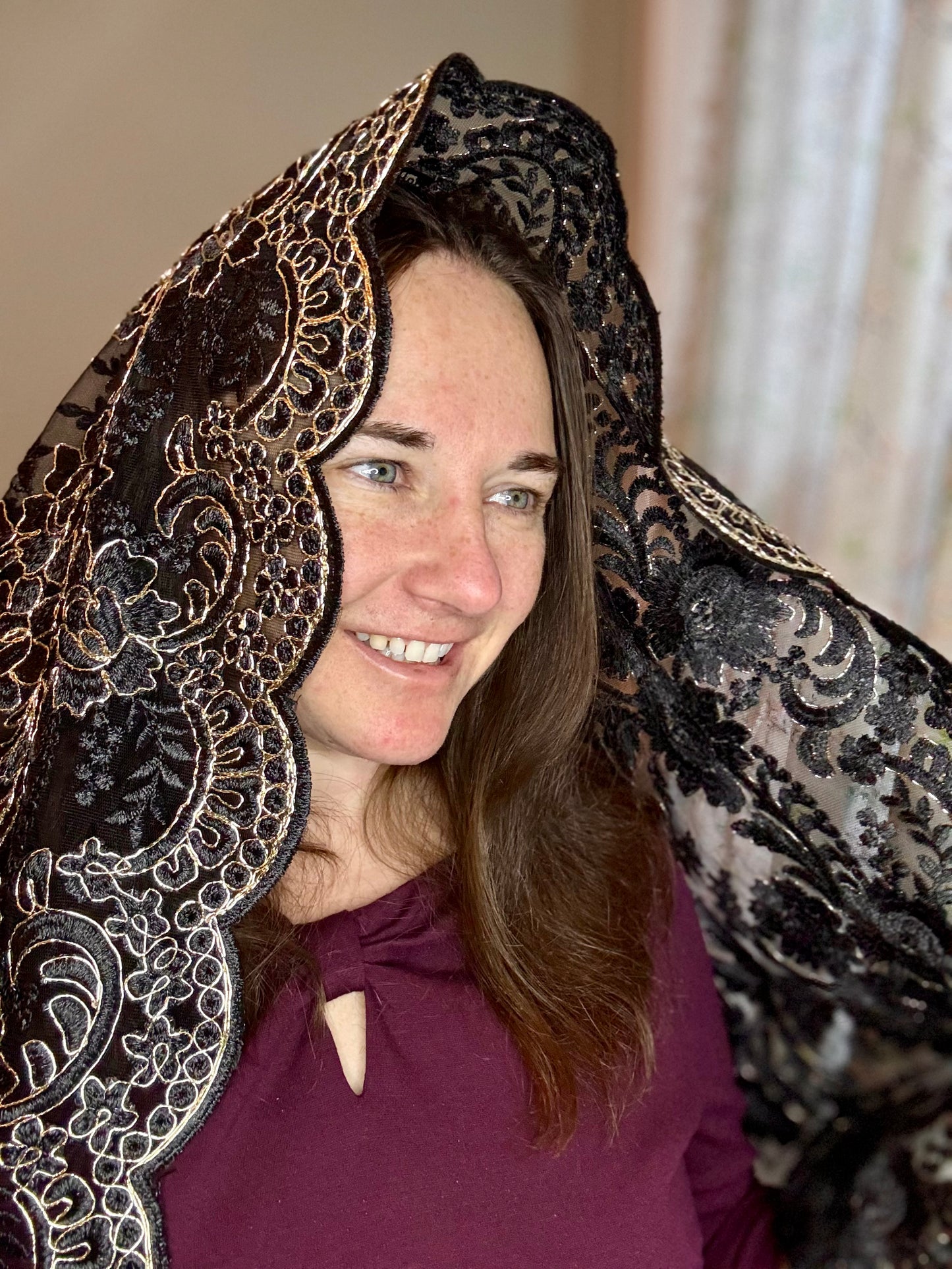 Our Lady of Champion Triangle Veil Extra Long 57x26