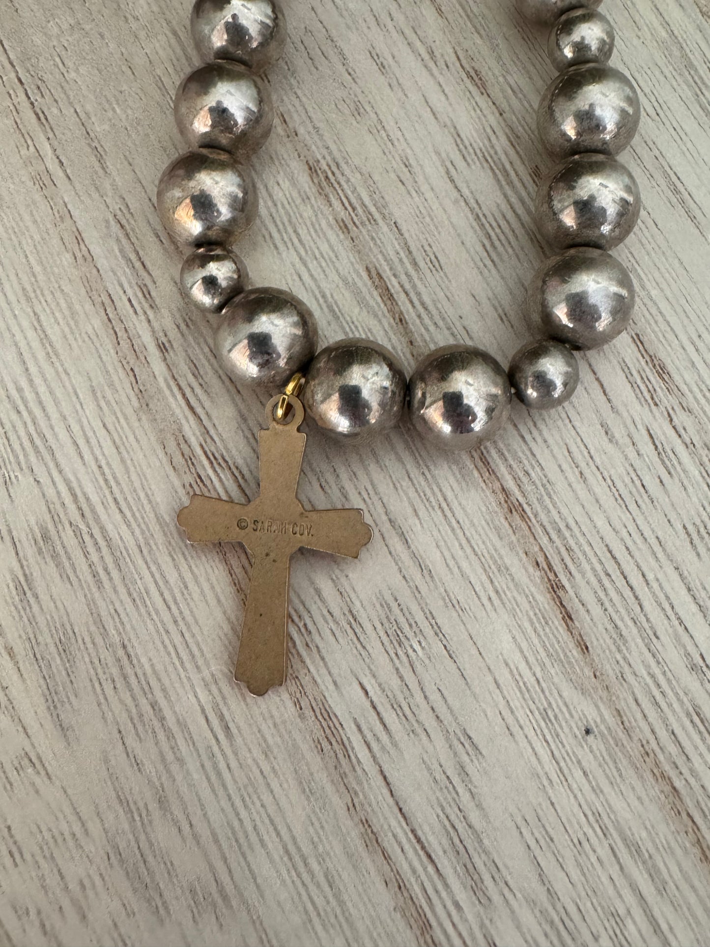 Vintage Silver Beaded Stretch Bracelet with Gold Cross – 7.5 Inches