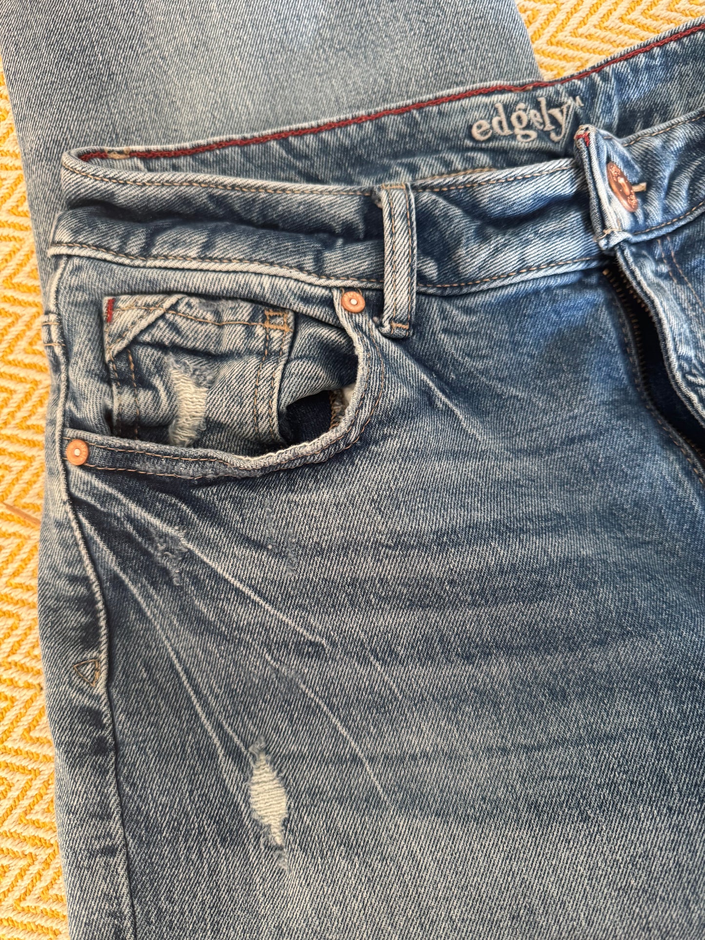 Edgely Women’s Jeans Size 10 Regular Light Wash Distressed Stretch Denim