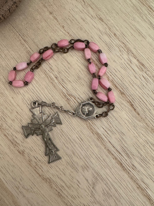 Vintage Pink 1950s-Style Single Decade Rosary – Silver Crucifix & Centerpiece