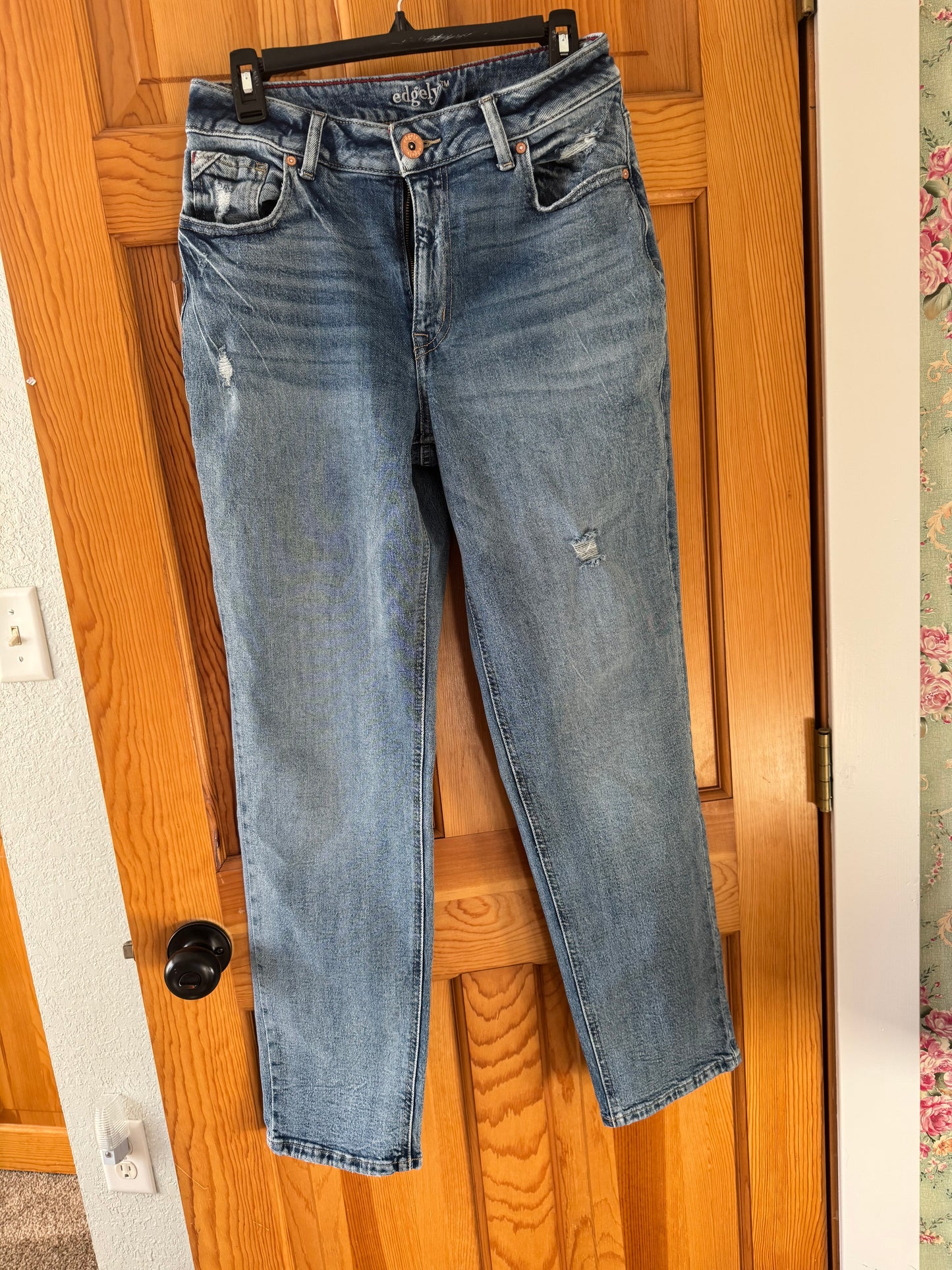 Edgely Women’s Jeans Size 10 Regular Light Wash Distressed Stretch Denim