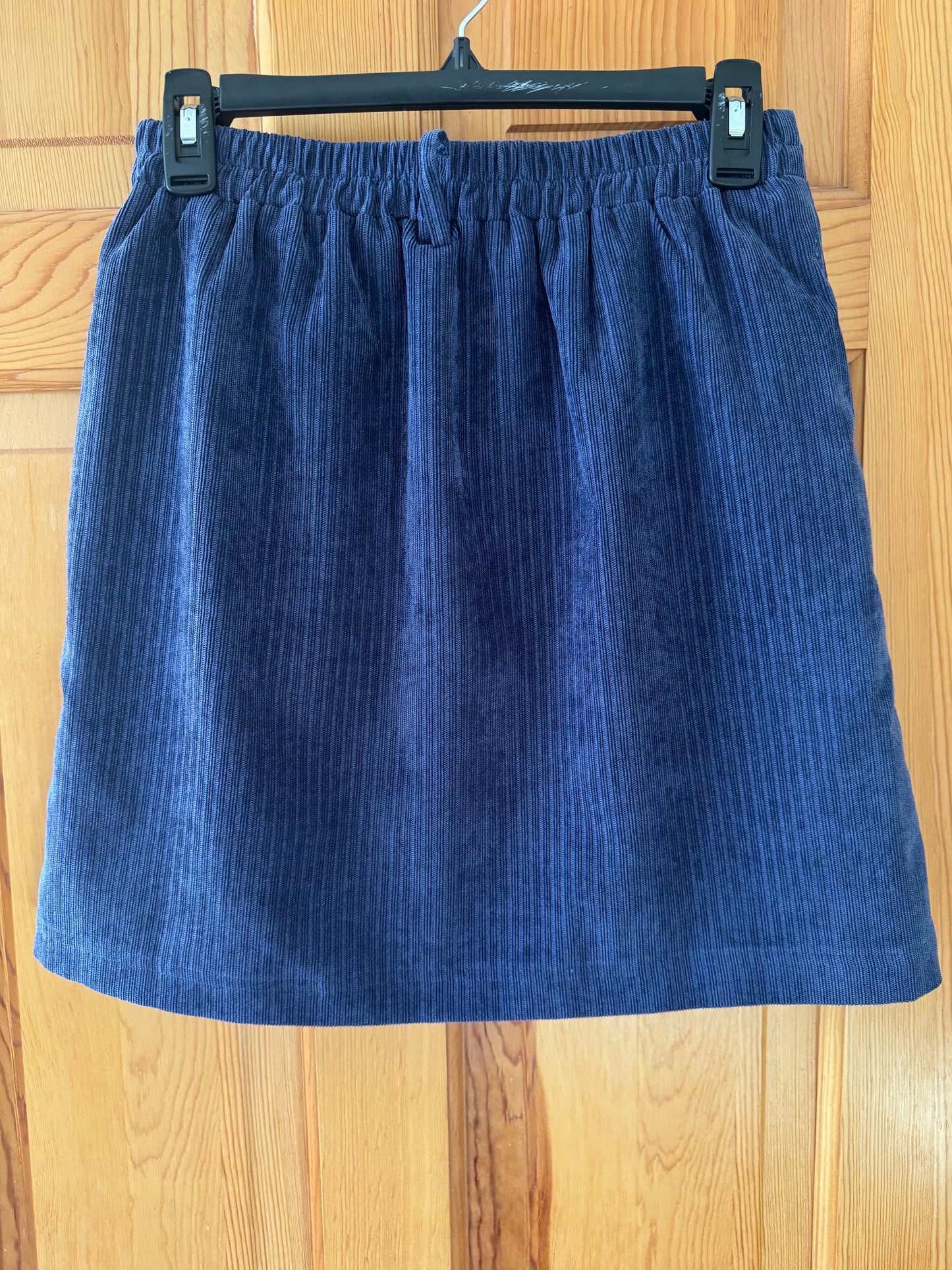 Lot of 3 Women’s Bottoms Skirt Shorts Small Medium DKNY Skies Are Blue Preowned